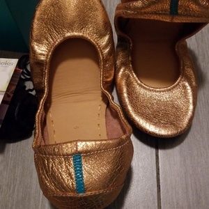 Tieks Shoes - Tieks rose gold glam 9 NIB Tieks Shoes - Tieks rose gold glam 9 NIB